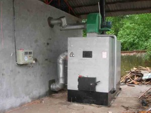 熱風(fēng)取暖爐工作現(xiàn)場